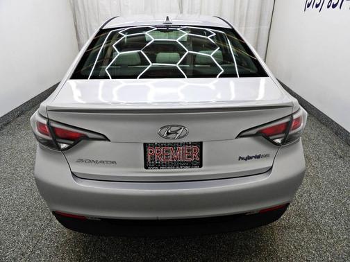 2016 Hyundai SONATA Hybrid SE