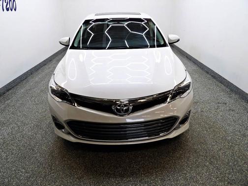 White 2015 Toyota Avalon XLE Premium
