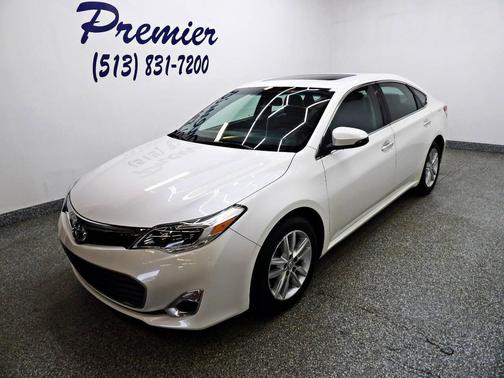 White 2015 Toyota Avalon XLE Premium