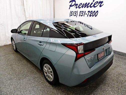 2019 Toyota Prius LE