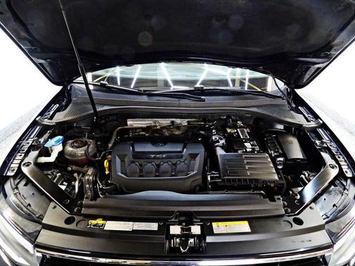 2022 Volkswagen Tiguan 2.0T SE R-Line Black 4MOTION