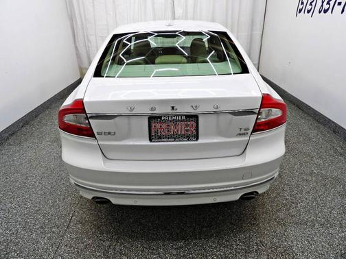 White 2015 Volvo S80 T6