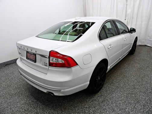 White 2015 Volvo S80 T6