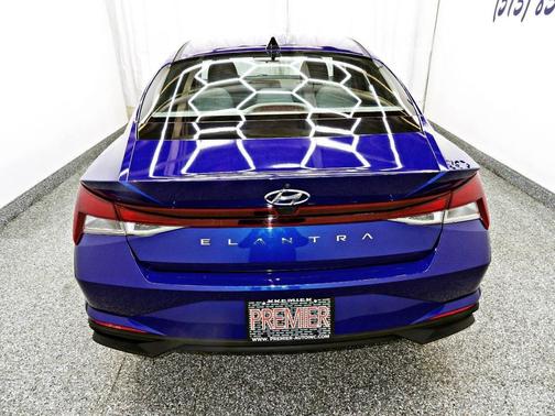 2021 Hyundai ELANTRA SE