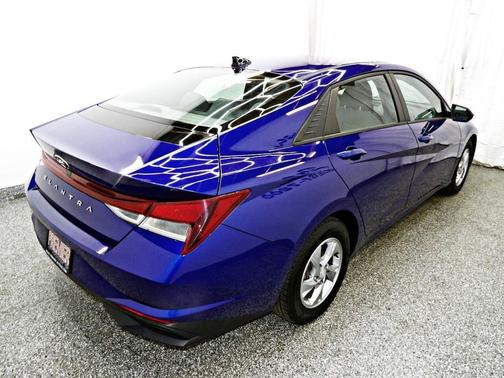 2021 Hyundai ELANTRA SE