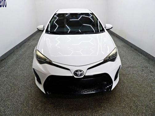 White 2018 Toyota Corolla SE
