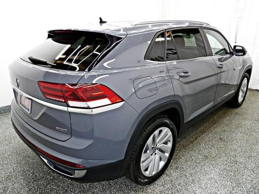 2022 Volkswagen Atlas Cross Sport 2.0T SE w/Technology 4MOTION