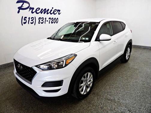 White 2019 Hyundai TUCSON SE