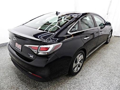 2017 Hyundai SONATA Hybrid Limited