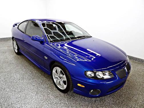2004 Pontiac GTO Base 2dr Coupe