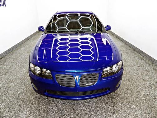 2004 Pontiac GTO Base 2dr Coupe
