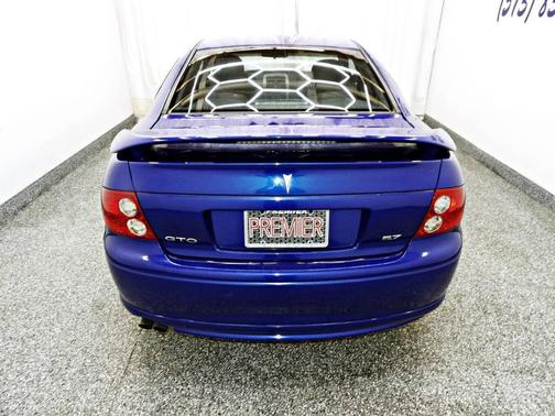 2004 Pontiac GTO Base 2dr Coupe