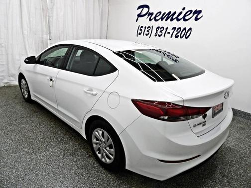2018 Hyundai ELANTRA SE