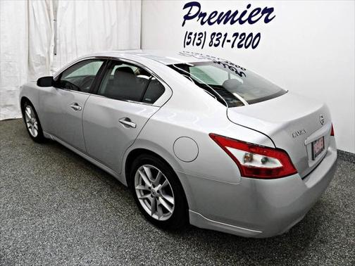 2010 Nissan Maxima SV