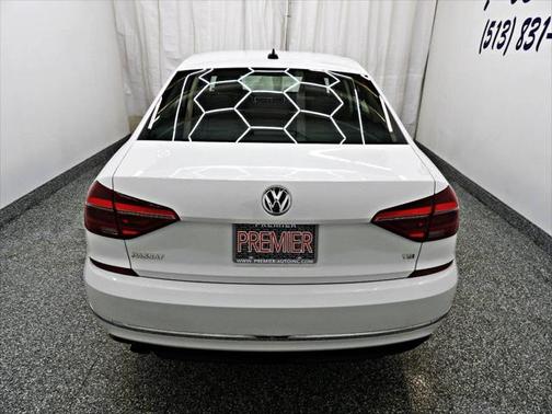 2018 Volkswagen Passat 2.0T SE