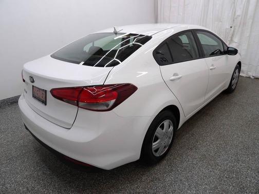 White 2017 Kia Forte LX