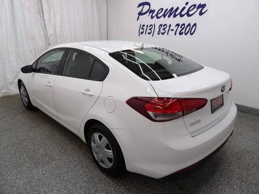 White 2017 Kia Forte LX