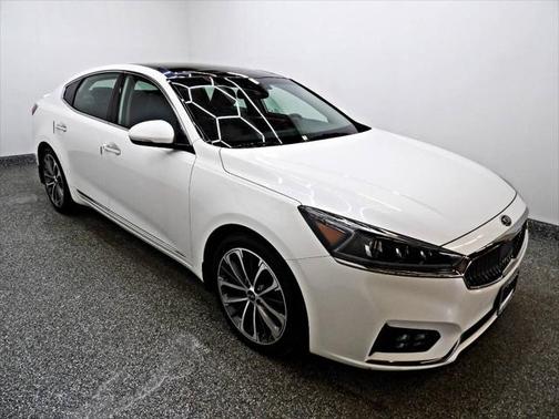 2017 Kia Cadenza Premium 4dr Sedan