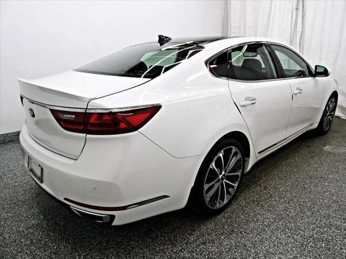 2017 Kia Cadenza Premium 4dr Sedan