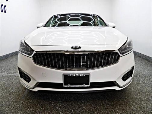 2017 Kia Cadenza Premium 4dr Sedan