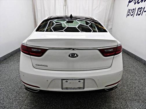 2017 Kia Cadenza Premium 4dr Sedan