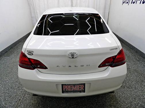 White 2009 Toyota Avalon Limited