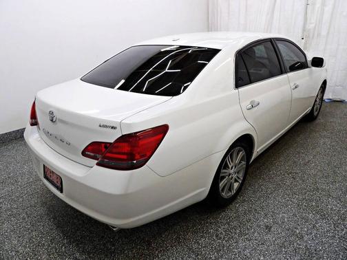 White 2009 Toyota Avalon Limited