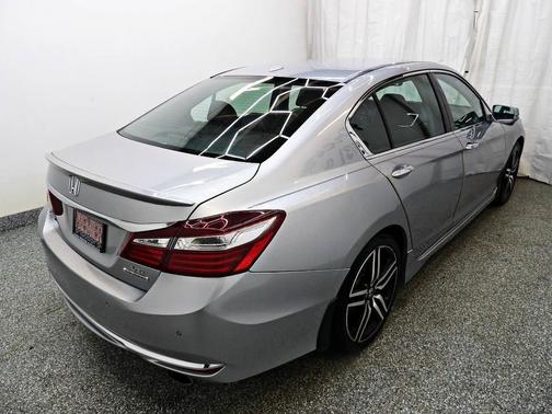 2017 Honda Accord Touring 4dr Sedan