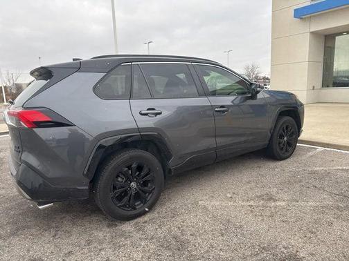 2022 Toyota RAV4 Hybrid SE