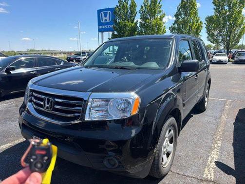 Crystal Black Pearl 2014 Honda Pilot LX