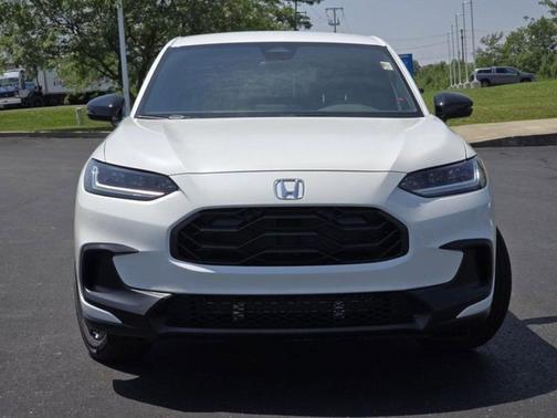 Platinum White Pearl 2026 Honda HR-V AWD Sport