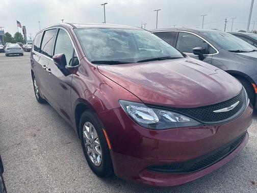 2023 Chrysler Voyager LX
