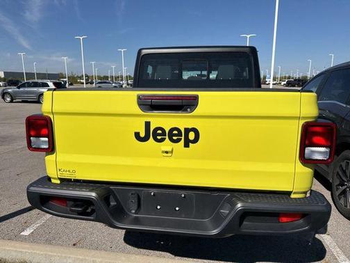 2023 Jeep Gladiator Sport