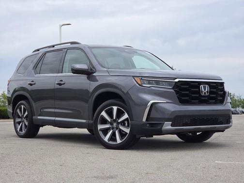 Modern Steel Metallic 2024 Honda Pilot Touring 8-Passenger