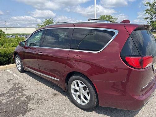 2018 Chrysler Pacifica Touring-L