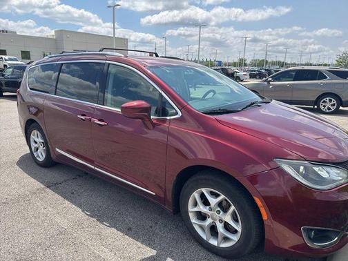 2018 Chrysler Pacifica Touring-L