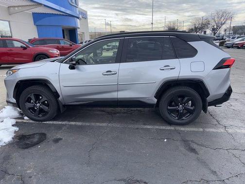 2020 Toyota RAV4 Hybrid SE