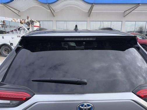 2020 Toyota RAV4 Hybrid SE