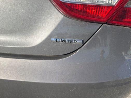 2013 Hyundai SONATA Limited