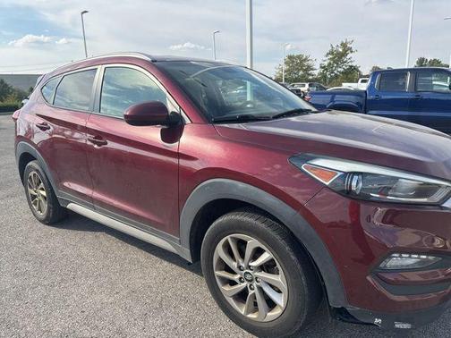 2017 Hyundai TUCSON SE