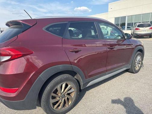 2017 Hyundai TUCSON SE