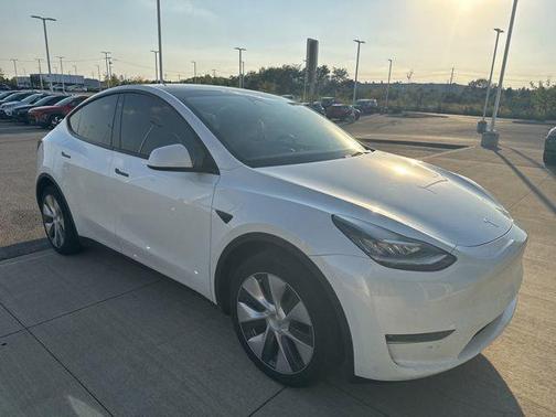 2023 Tesla Model Y Long Range Dual Motor All-Wheel Drive