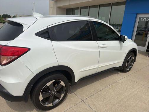 White Orchid Pearl 2018 Honda HR-V EX-L w/Navigation