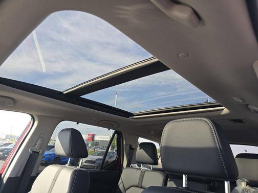 2025 Honda Pilot Touring 8-Passenger
