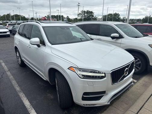 2018 Volvo XC90 T6 Momentum