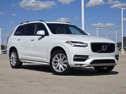 2018 Volvo XC90 T6 Momentum