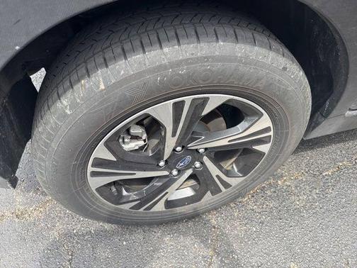 Crystal Black Pearl 2025 Subaru Crosstrek Premium
