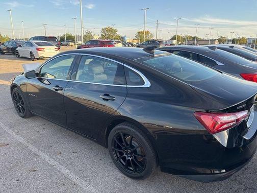 2022 Chevrolet Malibu FWD LT