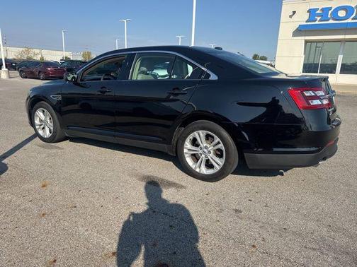 2018 Ford Taurus SE