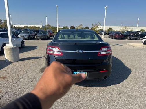 2018 Ford Taurus SE
